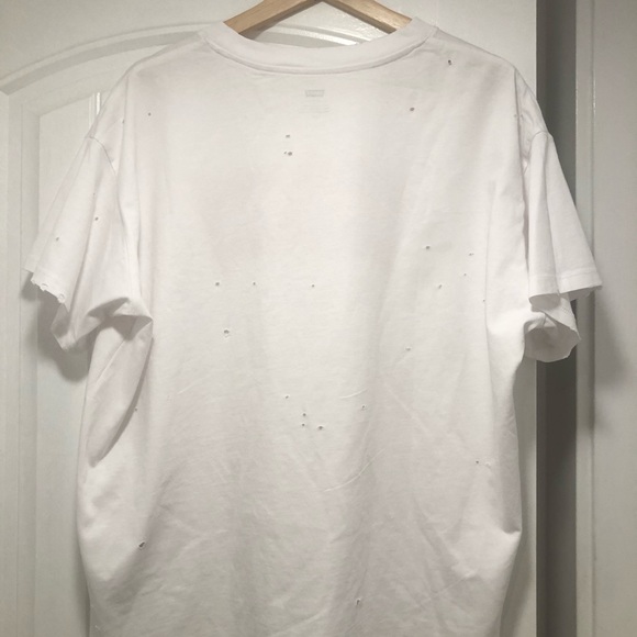 Distressed Levi’s T-shirt - Picture 3 of 3